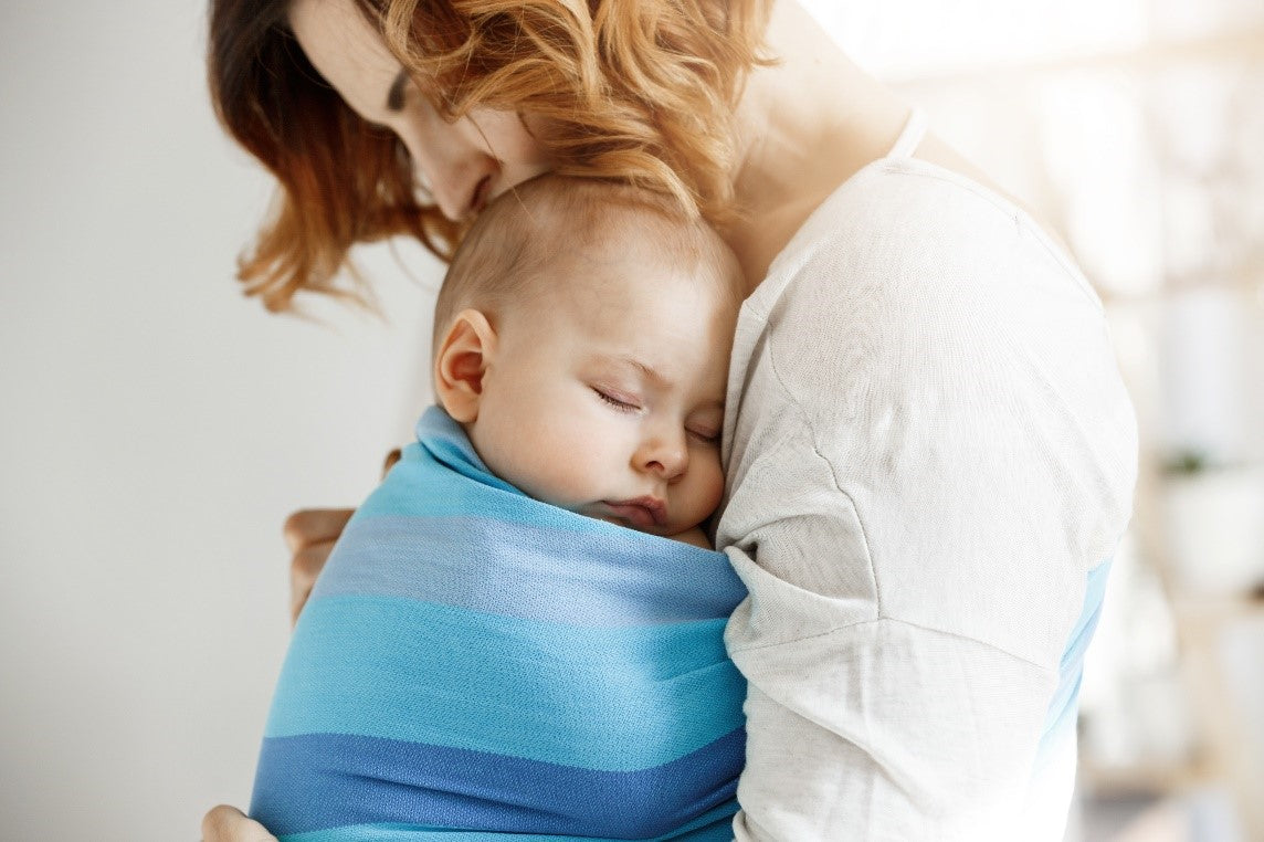 Babywearing : Pros and Cons