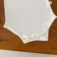 Load image into Gallery viewer, Baby Girls Solid Color Rompers Wholesale 240409280
