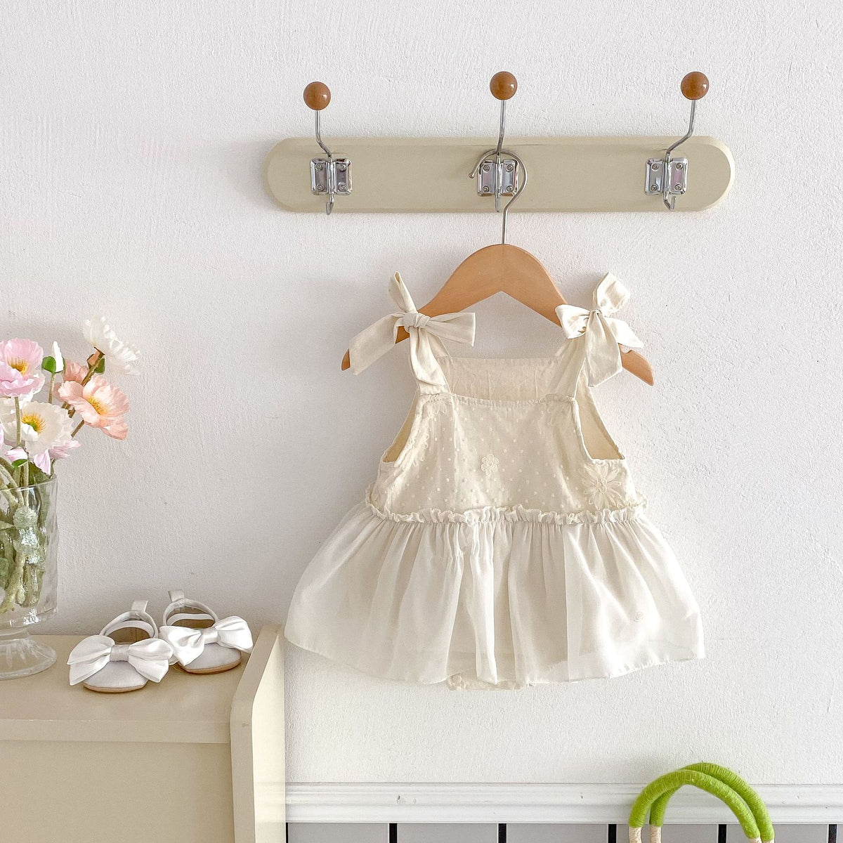 Baby Girls Solid Color Rompers Wholesale 25060439