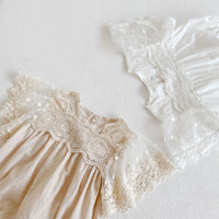 Load image into Gallery viewer, Baby Girls Solid Color Flower Embroidered Rompers Wholesale 220302343
