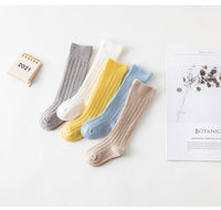 Load image into Gallery viewer, Baby Girls Solid Color Spanish Accessories Socks Wholesale 22030238
