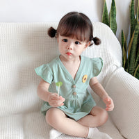 Load image into Gallery viewer, Baby Girls Solid Color Flower Rompers Wholesale 22033096
