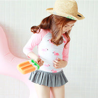 Load image into Gallery viewer, 3 Pieces Set Baby Kid Girls Color-blocking Flamingo Print Tops And Solid Color Shorts And Swimwears Hats Wholesale 22042912
