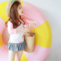 Load image into Gallery viewer, 3 Pieces Set Baby Kid Girls Color-blocking Flamingo Print Tops And Solid Color Shorts And Swimwears Hats Wholesale 22042912
