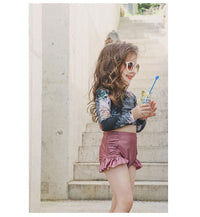 Load image into Gallery viewer, 3 Pieces Set Baby Kid Girls Beach Letters Flower Print Tops And Plant Shorts And Hats Swimwears Wholesale 22042918
