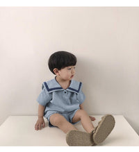 Load image into Gallery viewer, 2 Pieces Set Baby Kid Unisex Color-blocking Tops And Solid Color Shorts Wholesale 220526127
