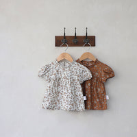 Load image into Gallery viewer, 2 Pieces Set Baby Girls Flower Print Tops And Solid Color Shorts Wholesale 220530256

