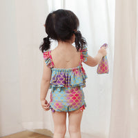 Load image into Gallery viewer, 3 Pieces Set Baby Kid Girls Beach Fish scales Print Tops And Shorts And Hats Swimwears Wholesale 220606200
