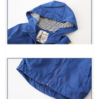 Load image into Gallery viewer, Baby Kid Boys Color-blocking Cartoon Embroidered Jackets Outwears Wholesale 22080281
