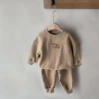 Load image into Gallery viewer, 2 Pieces Set Baby Kid Unisex Sports Cartoon Embroidered Hoodies&amp;Swearshirts And Solid Color Pants Wholesale 220805198

