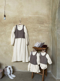 Load image into Gallery viewer, Baby Girls Solid Color Flower Print Rompers Wholesale 220920299
