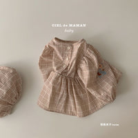 Load image into Gallery viewer, 2 Pieces Set Baby Girls Checked Embroidered Tops And Shorts Wholesale 22102153
