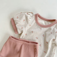 Load image into Gallery viewer, 2 Pieces Set Baby Unisex Flower Checked T-Shirts And Solid Color Shorts Wholesale 230302222
