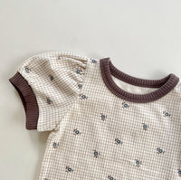 Load image into Gallery viewer, 2 Pieces Set Baby Unisex Flower Checked T-Shirts And Solid Color Shorts Wholesale 230302222
