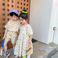 Load image into Gallery viewer, 2 Pieces Set Baby Kid Unisex Flower Print Shirts And Shorts Wholesale 23031514
