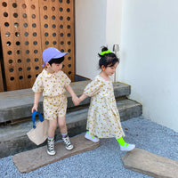 Load image into Gallery viewer, 2 Pieces Set Baby Kid Unisex Flower Print Shirts And Shorts Wholesale 23031514
