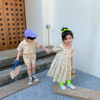 Load image into Gallery viewer, 2 Pieces Set Baby Kid Unisex Flower Print Shirts And Shorts Wholesale 23031514
