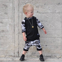 Load image into Gallery viewer, 2 PCS Kid Boy Letter Camo Half Sleeve Hooded With Shorts Outfit Wholesale 50102515
