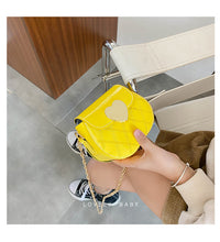 Load image into Gallery viewer, Kid Girl Love Heart Graphic Crossbody Bag Wholesale 10675760
