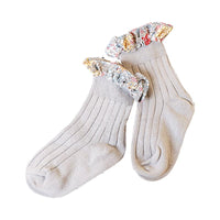 Load image into Gallery viewer, Girl Socks Foral Trim Wholesale 01961271
