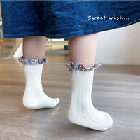 Load image into Gallery viewer, Girl Socks Foral Trim Wholesale 01961271
