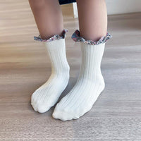 Load image into Gallery viewer, Girl Socks Foral Trim Wholesale 01961271
