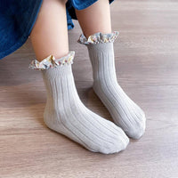 Load image into Gallery viewer, Girl Socks Foral Trim Wholesale 01961271
